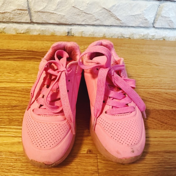 COPY - Skechers Unisex-Child Uno Ice Sneaker in Neon Pink - Picture 6 of 8